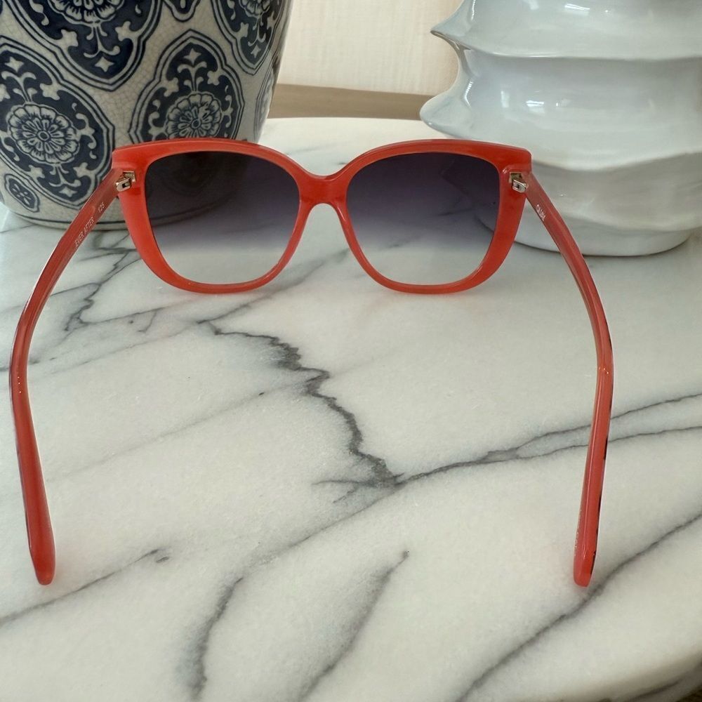 Quay Ever After Sunglasses⭐️ - Picture 4 of 7